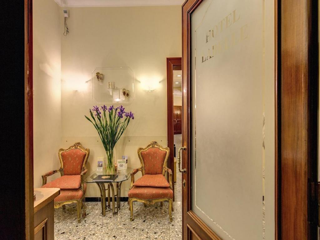 Istumisnurk majutusasutuses Hotel Labelle