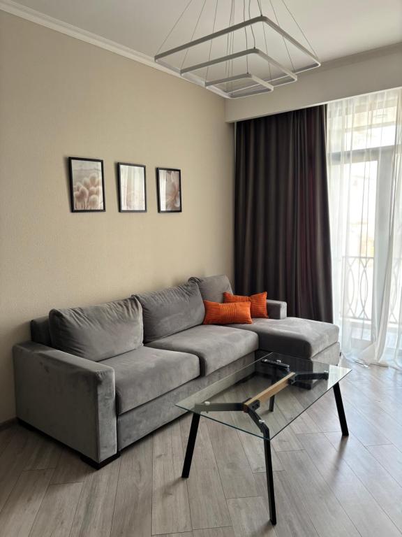 Alvina Apartment Complex