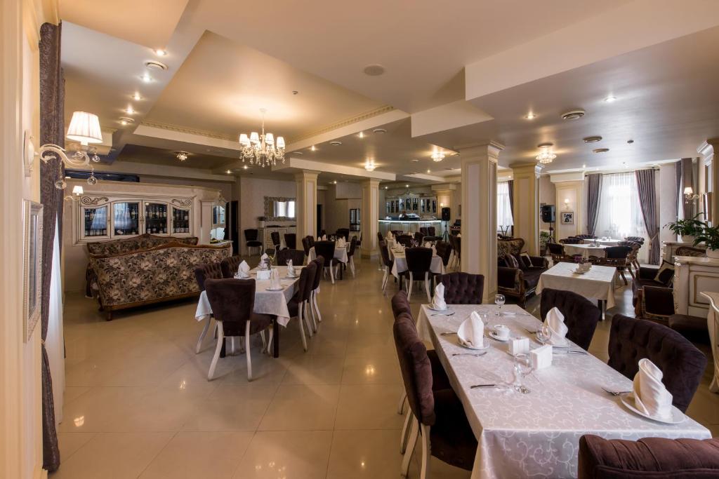 Restaurace v ubytování Premium Hotel