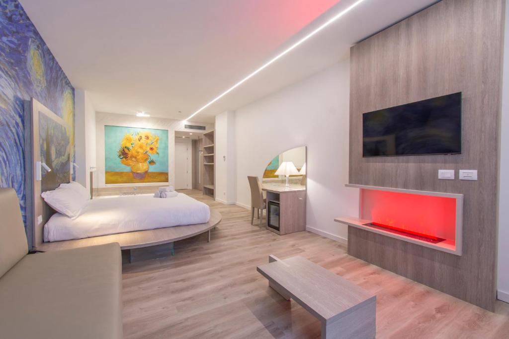 Max Motel - Art Gallery Room