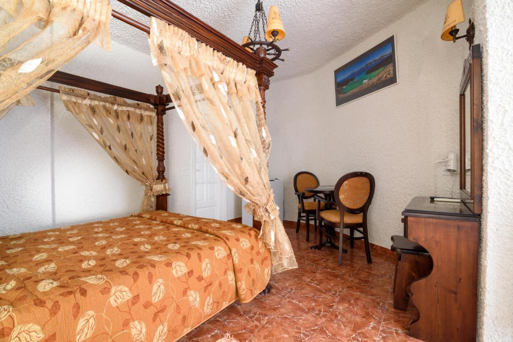 Hotel Porto Perissa - 2