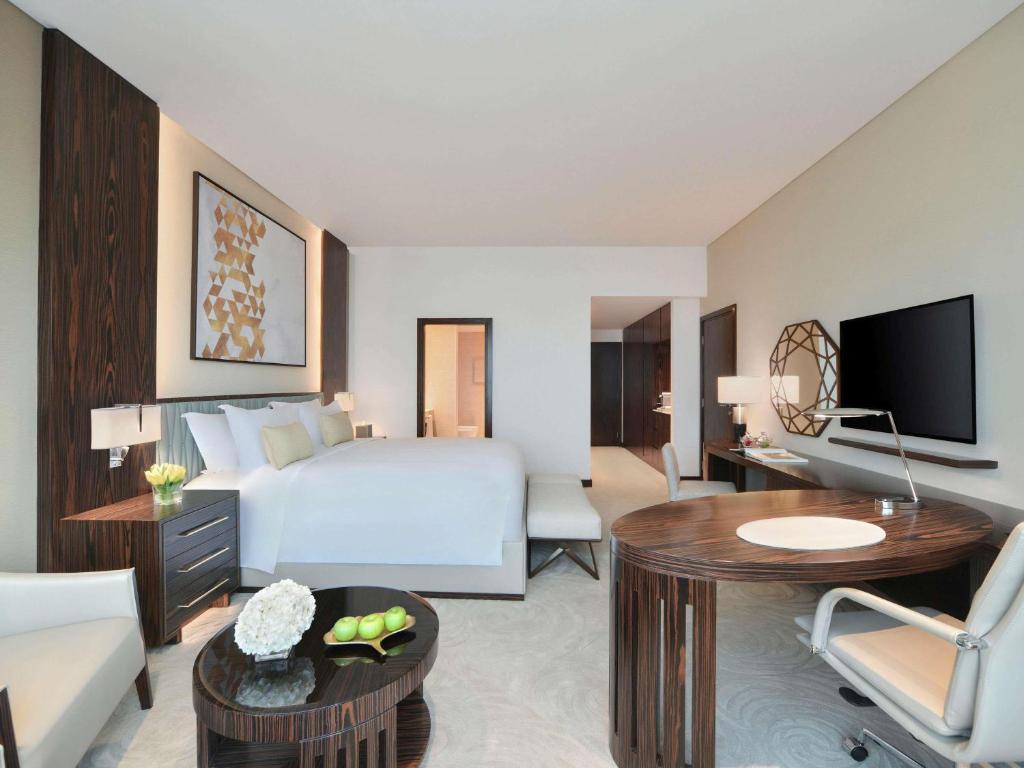 SOFITEL DUBAI THE OBELISK