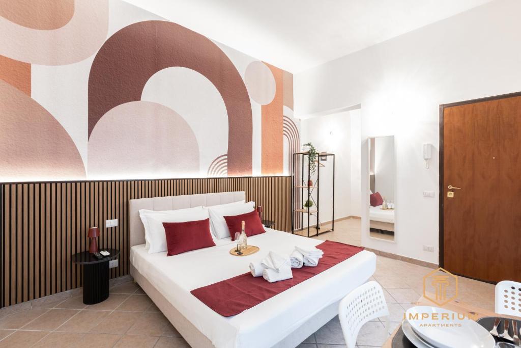 Historic Center Loft - 5min to Colosseum, 300mt to Metro, Pvt Balcony, A-C