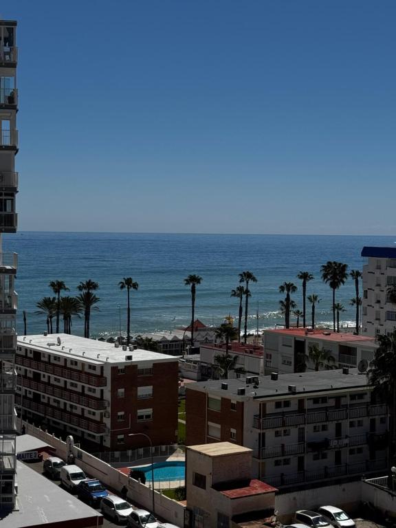 Estudio 1ª línea playa con Terraza vistas al mar- Piscinas y Parking Gratis-Benalmádena