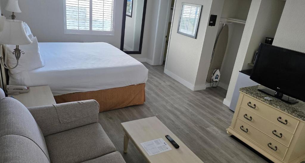 Best Western Ocean Sands Beach Resort photo