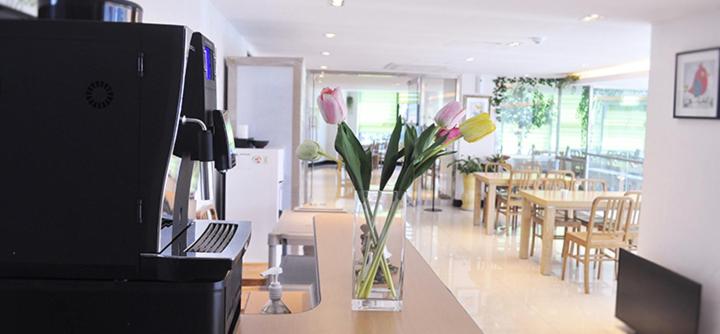 Kuchyň nebo kuchyňský kout v ubytování Rezion Hotel
