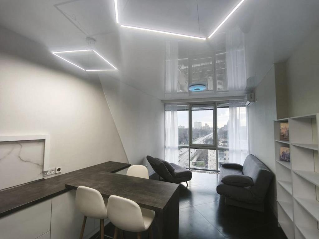 Smart Plaza Modern Apartment - Світла квартира з вражаючим видом - Метро КПІ 3 хв главное фото