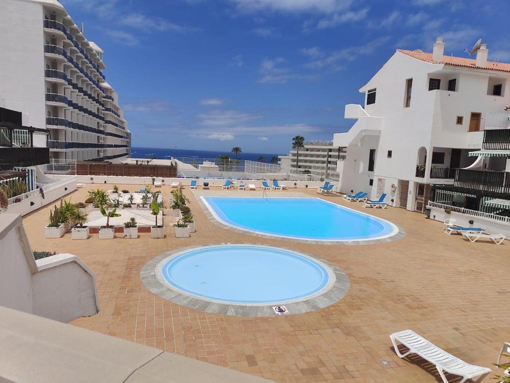 Cozy Apartment near the beach with private parking