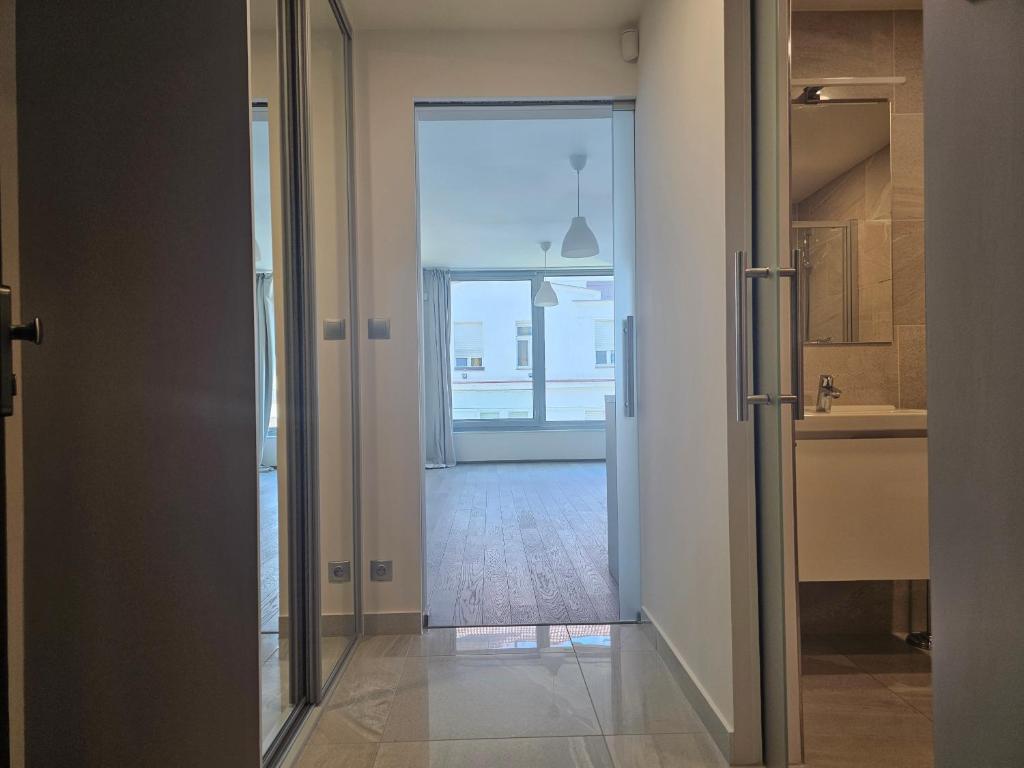 O2 Rear Balcony Centre Design Suite O2 Arena - Parking - large glass balcony - big TV ...