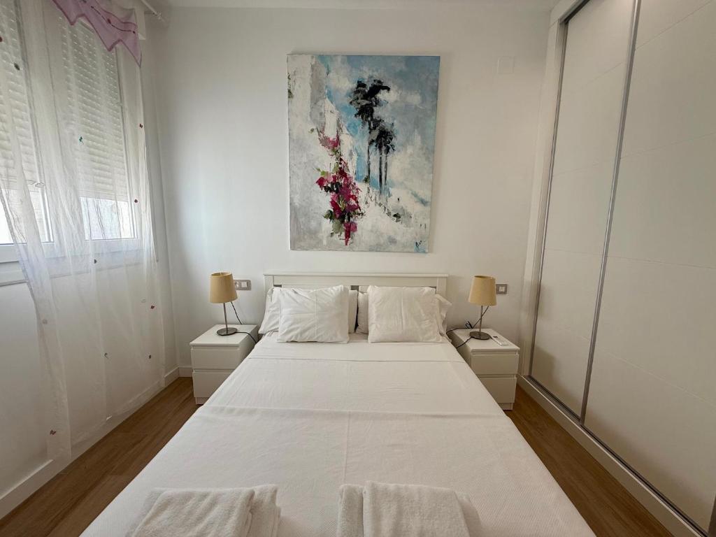 Cast2 Apartment right next to Puente Triana