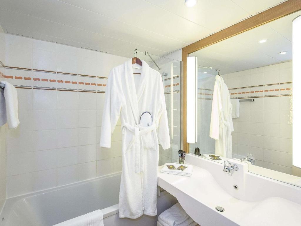 Novotel Perpignan Nord Rivesaltes - Executive Room With One Double Bed And One Sofa