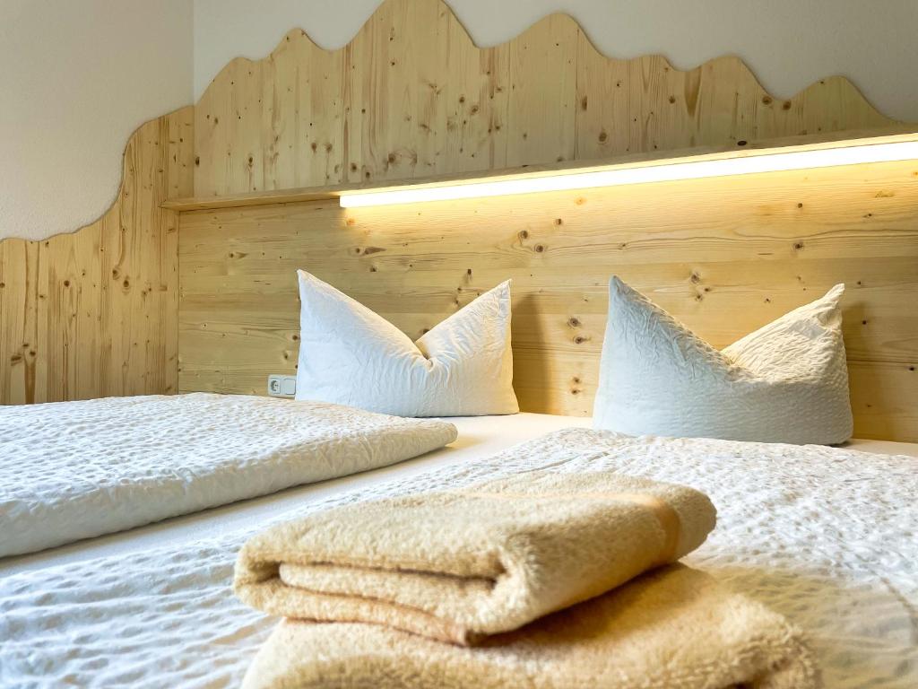 Pension Zum Talwächter im Sandsteinidyll - Suite With Balcony