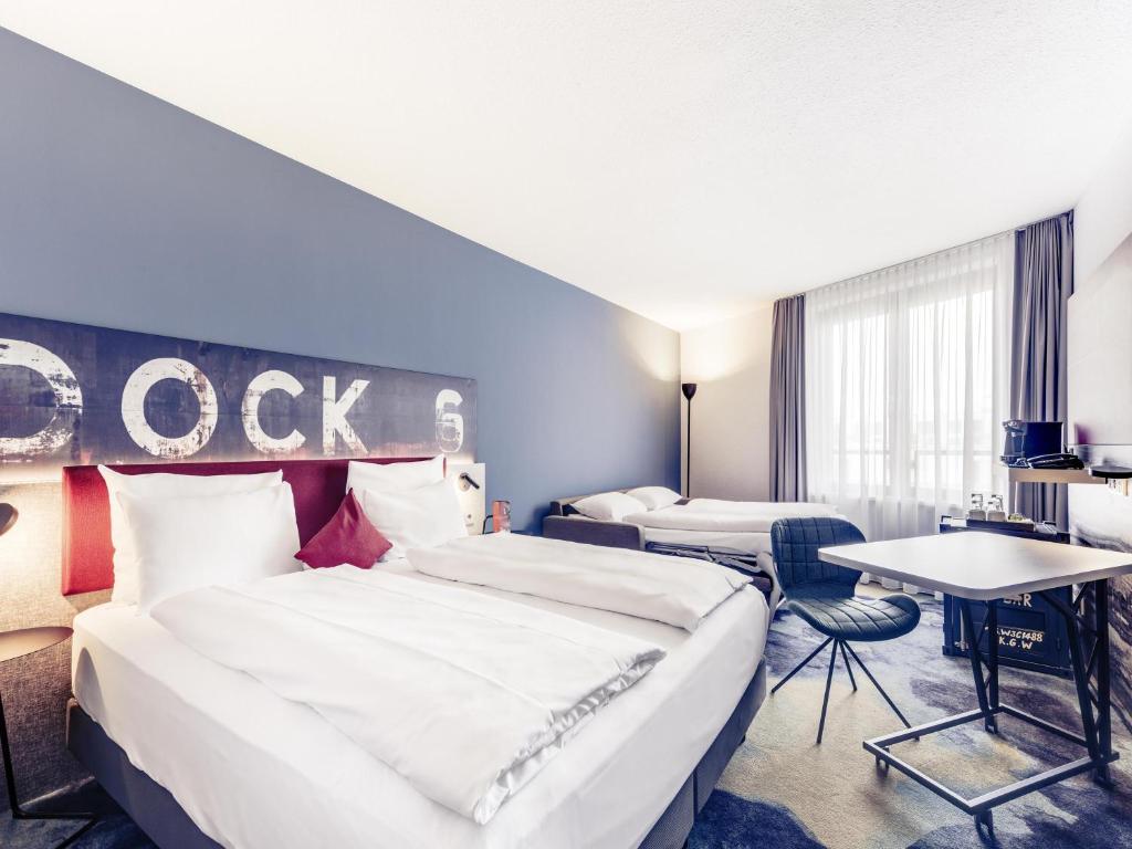 Mercure Hotel Hamburg City - Superior Queen Room With Sofa Bed