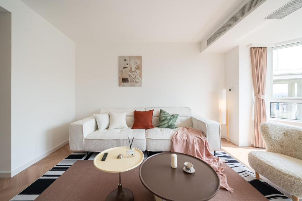 EHUB - Modern-Style, Fully Equipped Apartment with 3Bedroom near Bund Images