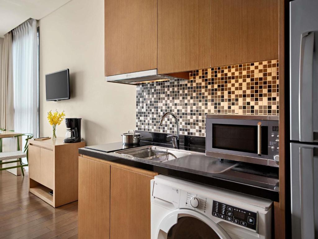 Studio Apartment with Balcony and River View