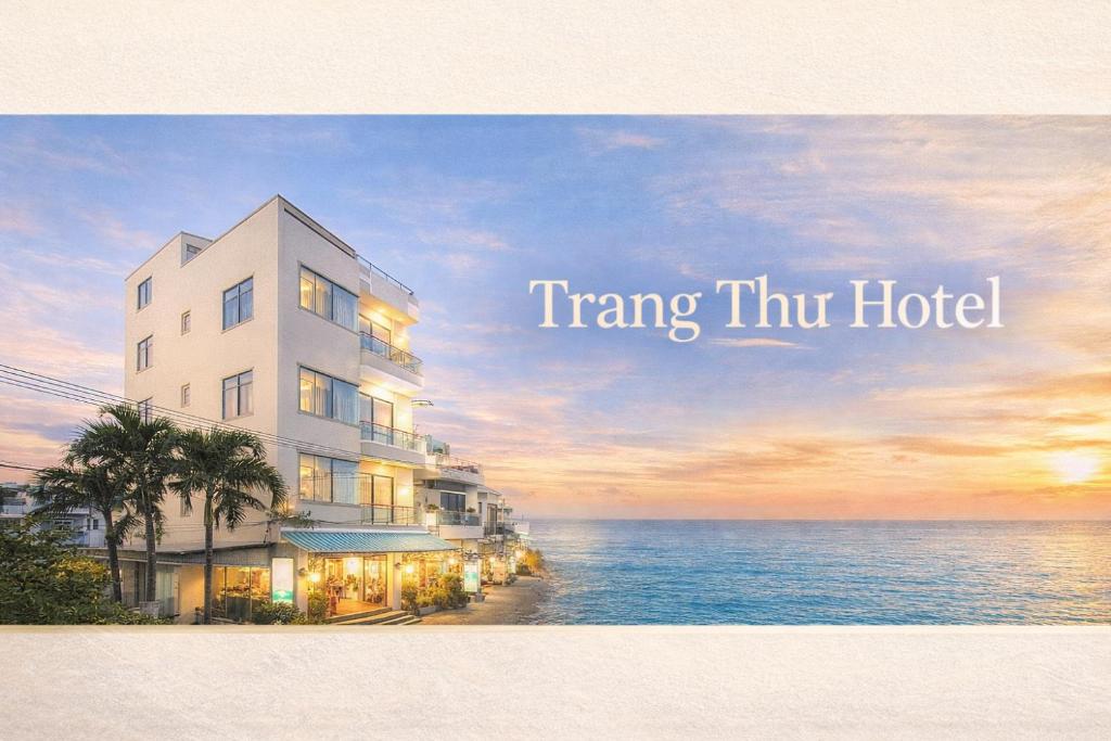a picture of a hotel with the words traveling thru hotel at Khánh Sạn Trang Thư in Ly Son