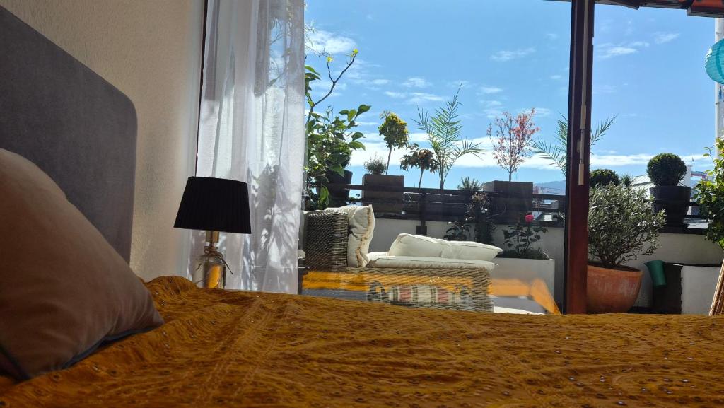 Sunny Terrace Oasis with Mont Blanc View in Central Geneva