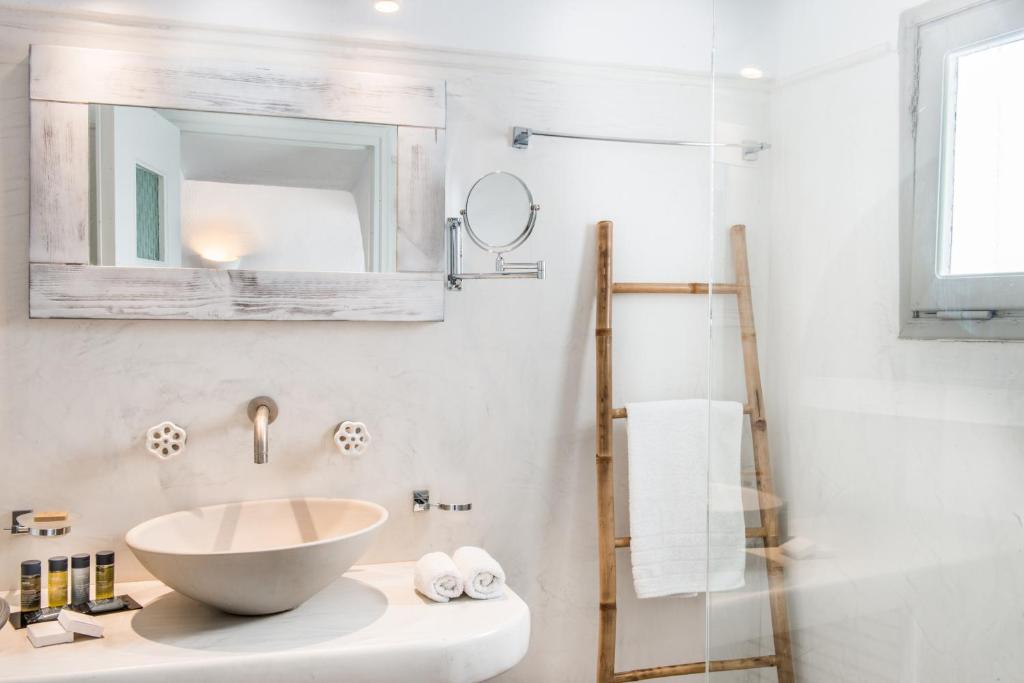 On The Rocks - Small Luxury Hotels of the World - 18