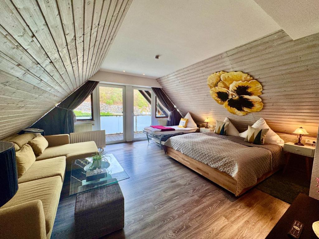 Das Waldhaus - Family Room With Balcony