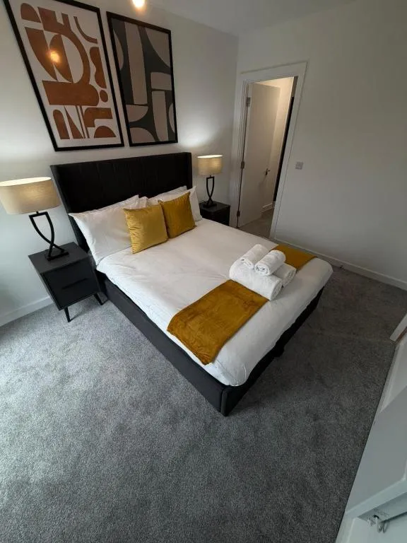 Berkeley Square Apartments by StaySavvy Accommodation