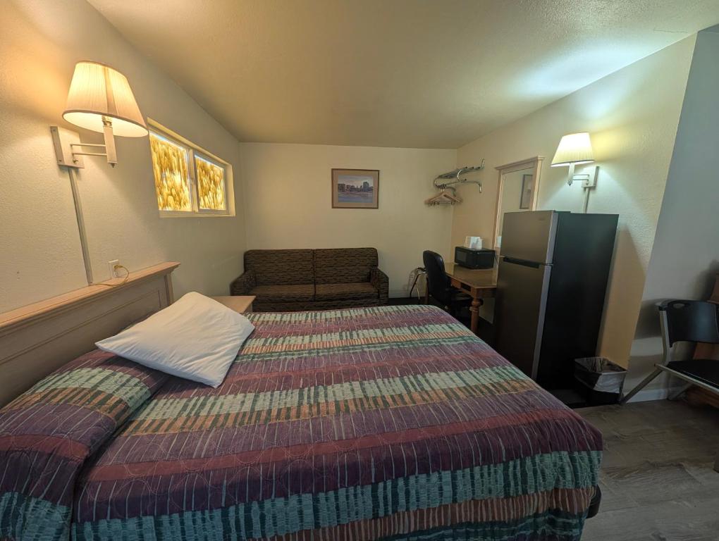 Economy Inn Safford photo