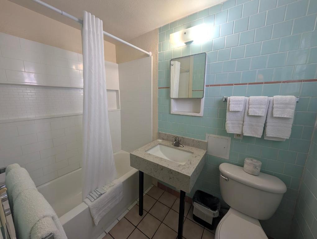Economy Inn Safford - Habitación Triple Estándar