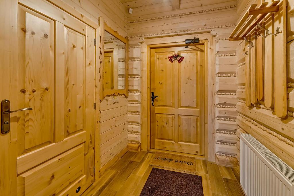 Koupelna v ubytování Domek w Białce z JACUZZI w ogrodzie