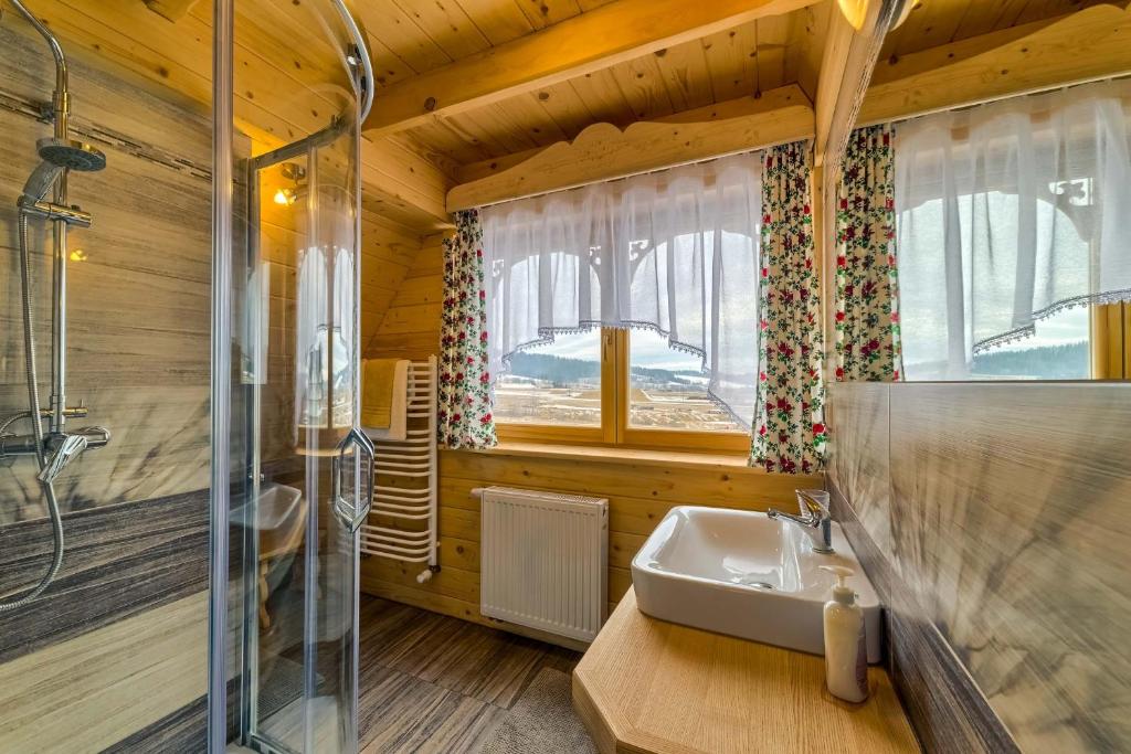 Fotografie z fotogalerie ubytování Domek w Białce z JACUZZI w ogrodzie v destinaci Białka Tatrzanska