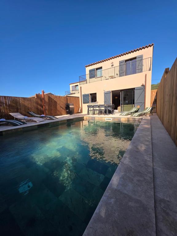 Maison de village piscine chauffée proche Porto-Vecchio