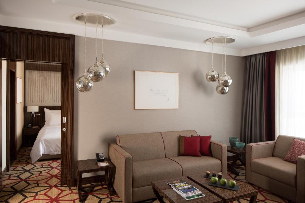 Posezení v ubytování Dusit D2 Kenz Hotel Dubai