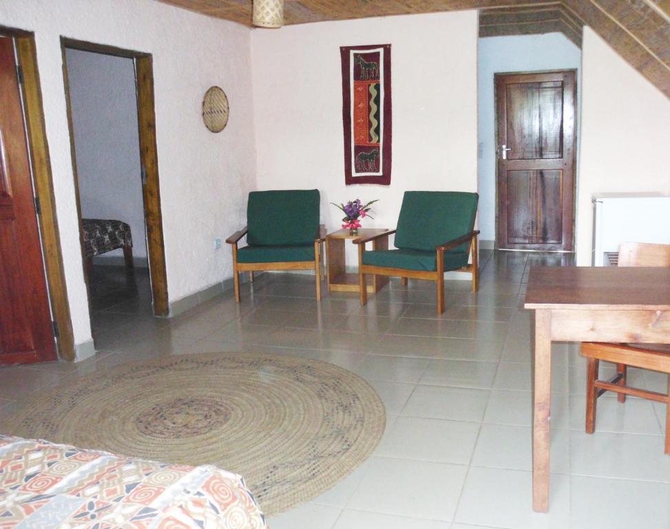 Meru Mbega Lodge - Suite De Famille Avec Balcon