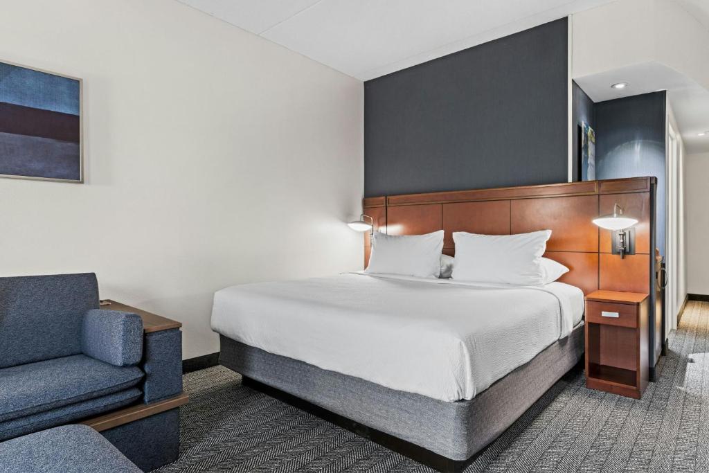Courtyard by Marriott Clarksville - 特大号床间 - 带沙发床
