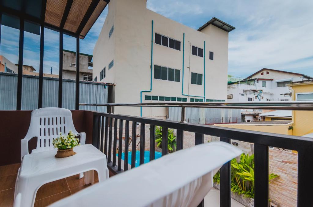 Balkón nebo terasa v ubytování TH beach hotel