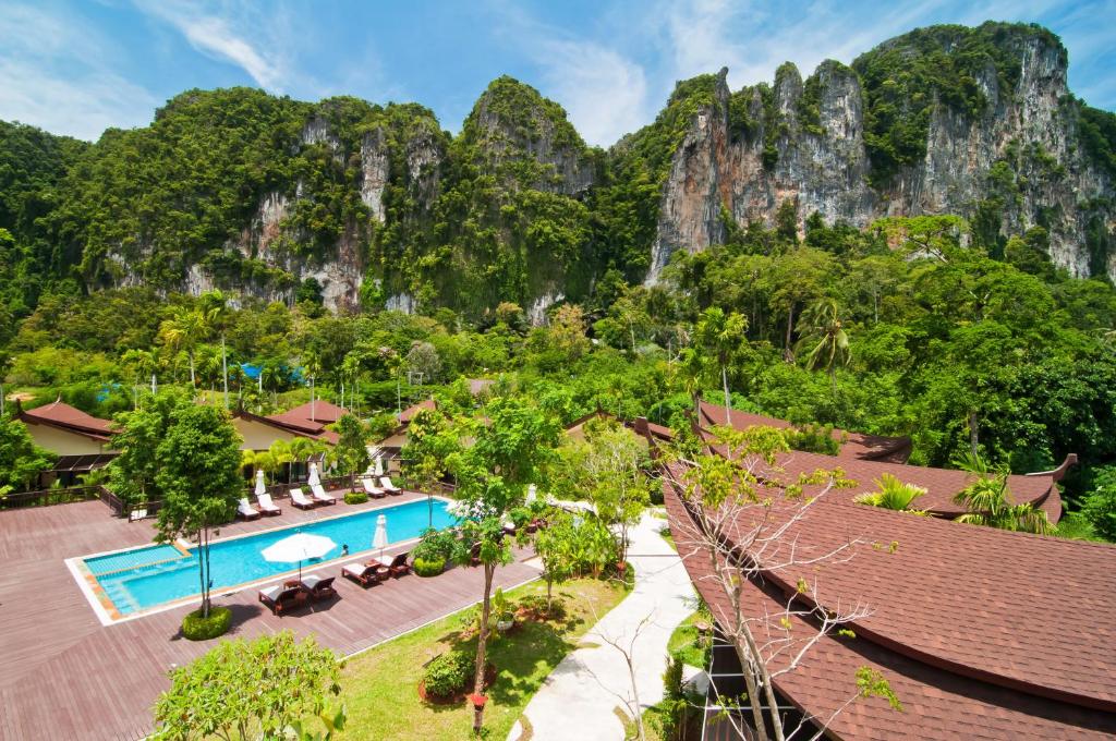 Bazén v ubytování Aonang Phu Petra Resort, Krabi - SHA Plus nebo v jeho okolí
