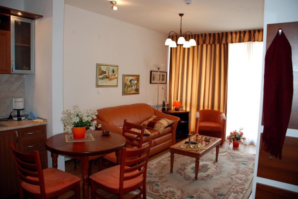 Posezení v ubytování Elegant Lux Hotel
