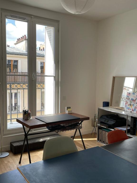 Parisian apartment with Balcony Canal St Martin