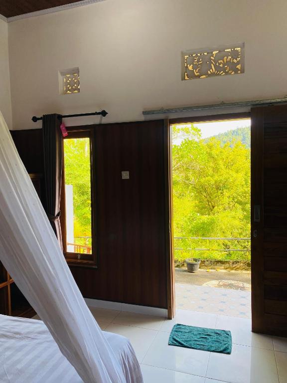 Adila Warung and Homestay - Standard Double Room