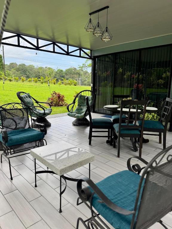 Foto 2 de Hidden River Lodge, La Fortuna