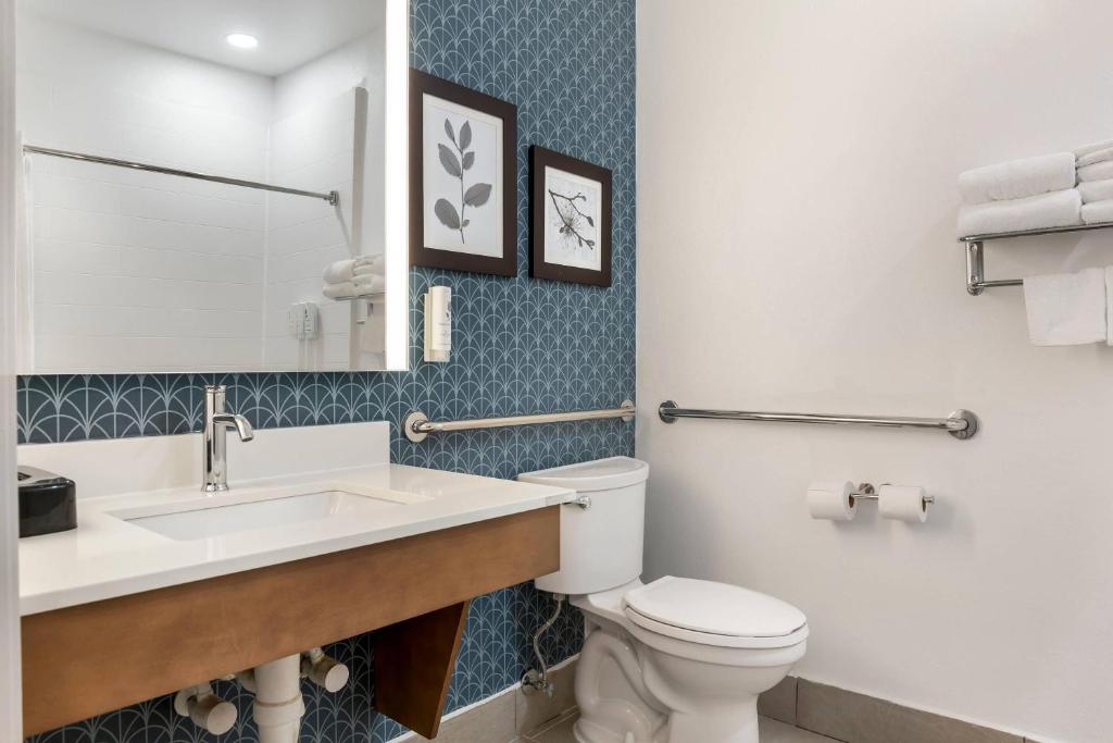 Country Inn & Suites by Radisson, Georgetown, KY photo