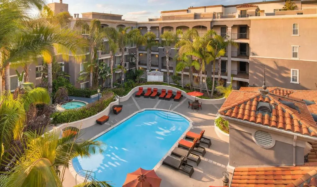 Marina Del Rey 2BR & 1BR Getaway - Gym - Pool - Sauna - Near Marina - Venice Beach
