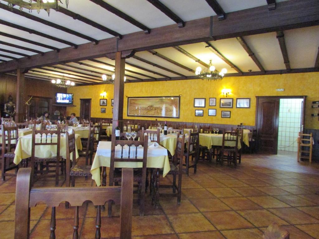 Restaurace v ubytování Hotel Real Castillo