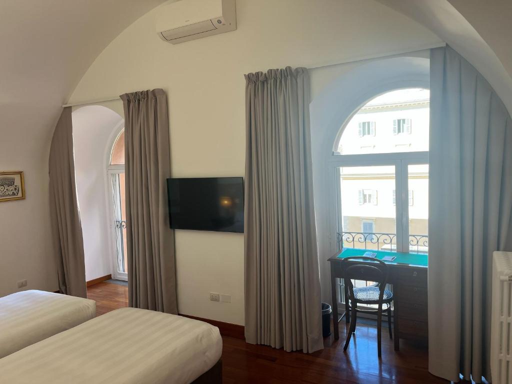 Hotel Scalinata Di Spagna - Three-Bedroom Standard Apartment