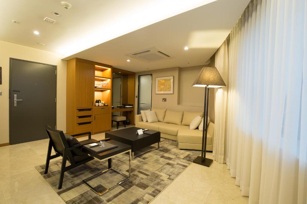 Posezení v ubytování Shin Shin Hotel Jeju Airport