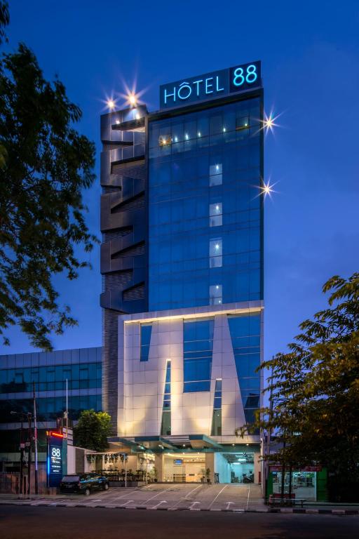 Hotel 88 Grogol Jakarta By WH - отзывы и видео