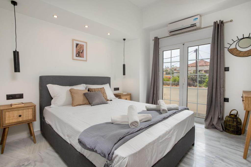 Domus 17 II Stylish Retreat Near City & Beach