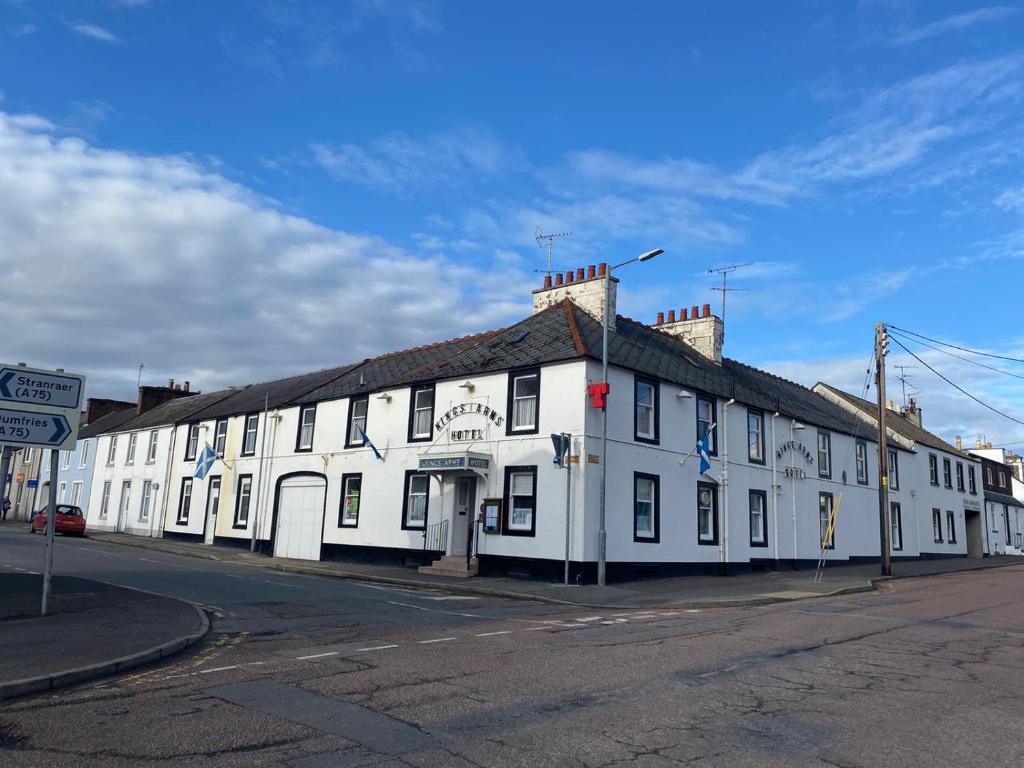 The Kings Arms Hotel - Housity