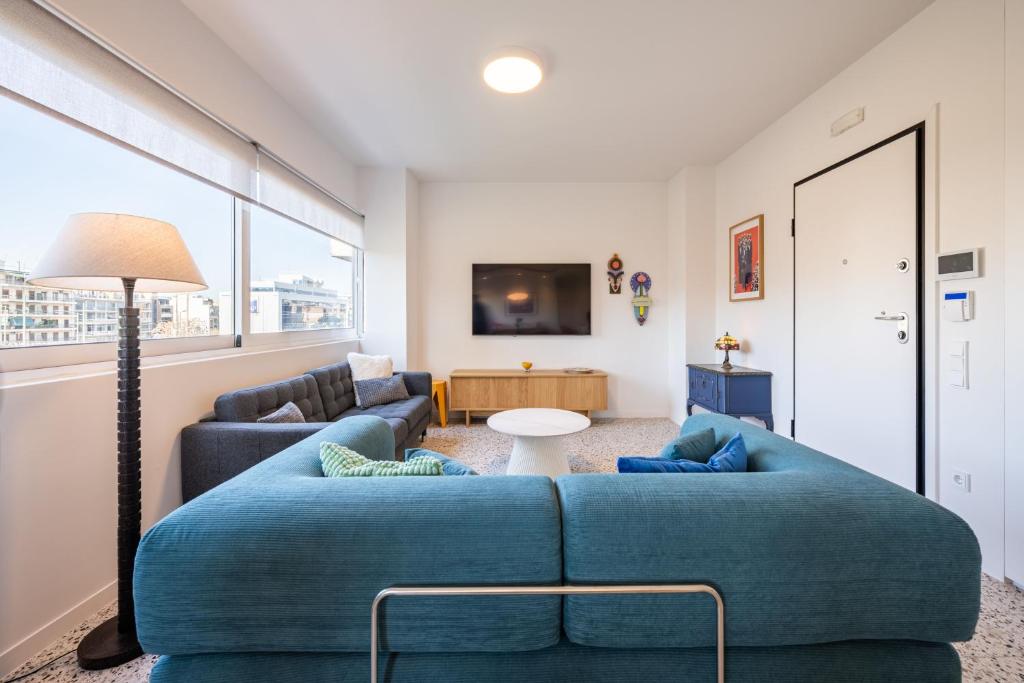 Colorful & Modern 2Bdrm Apartment in Koukaki