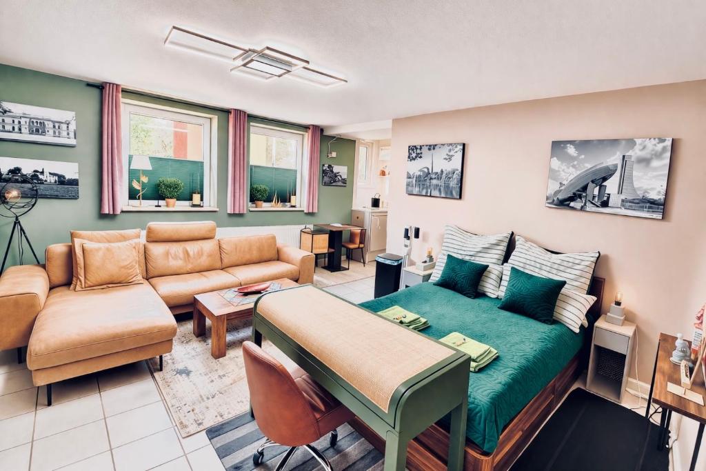 Studio-Apartment mit eigenem Eingang und Terrasse in Kiel-Holtenau