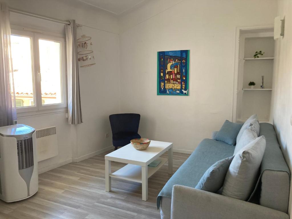 Bright and airy apartment for 2 guests near Marché Provencal