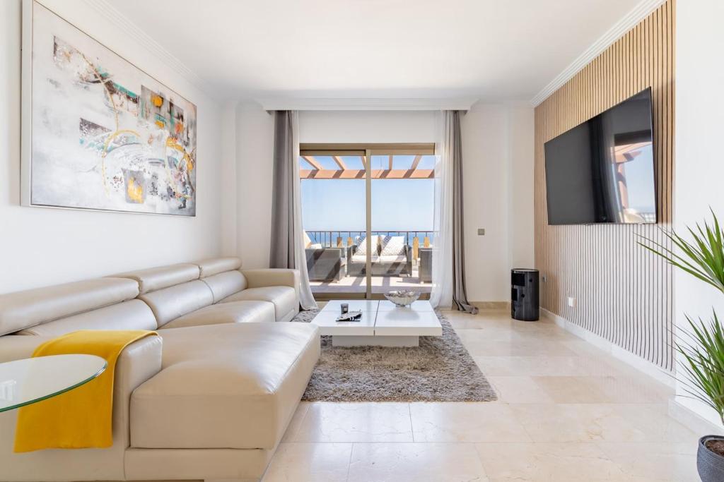 Casa Cifuentes - Penthouse 2BR with Sea Views & Heated Pool